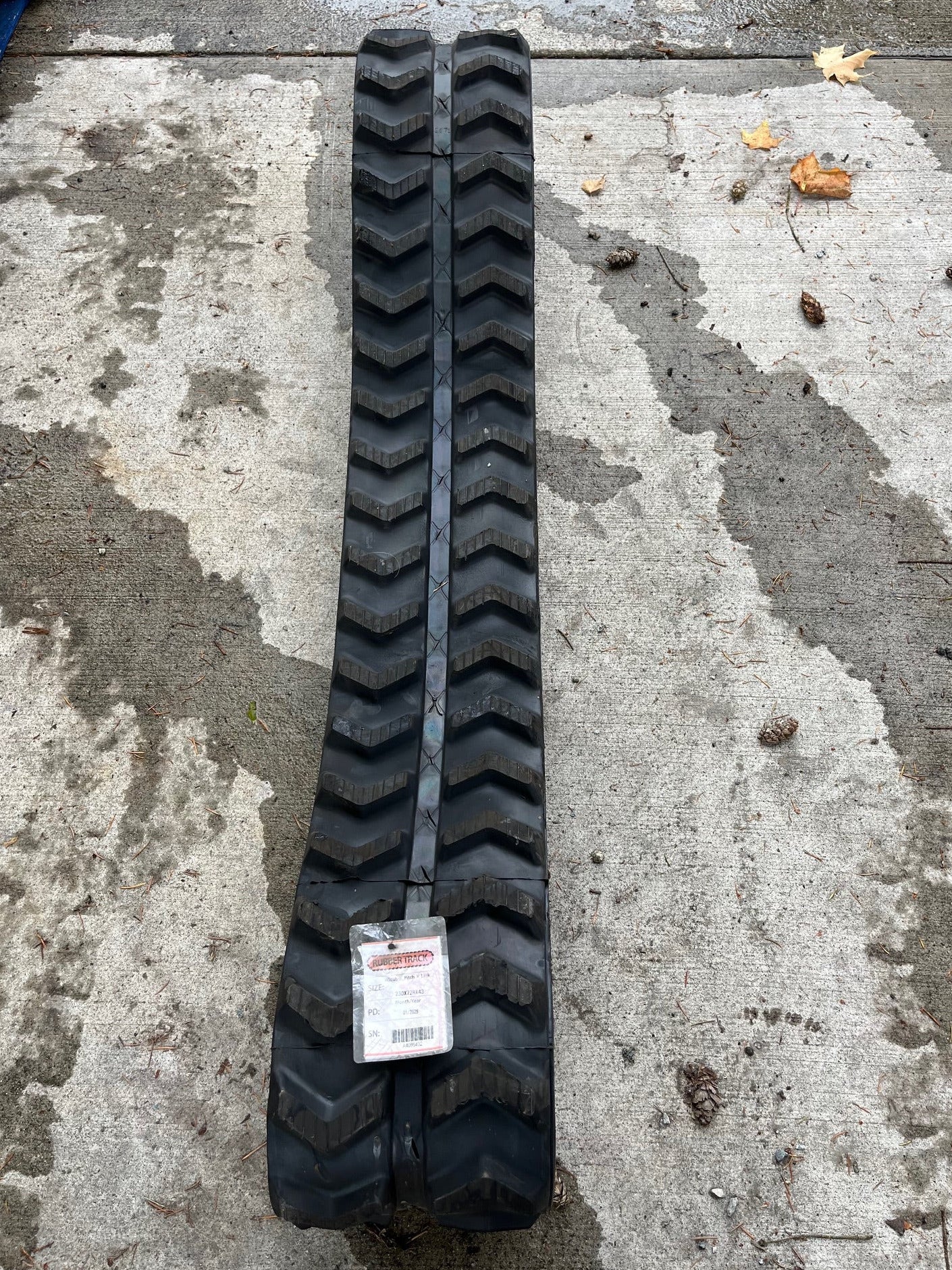Rubber Track 230x72x43. Durable and fitment on Huayee, Tackeuchi, Bobcat, Wacker Neuson, Yanmar ETc