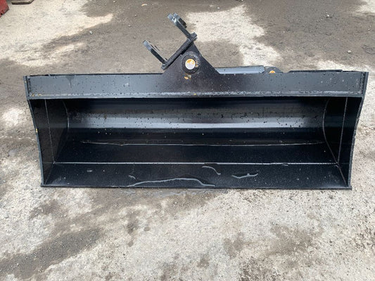 MINI EXCAVATOR 32" HYDRAULIC TILT BUCKET FOR MINI EXCAVATORS WITH 25MM PINS